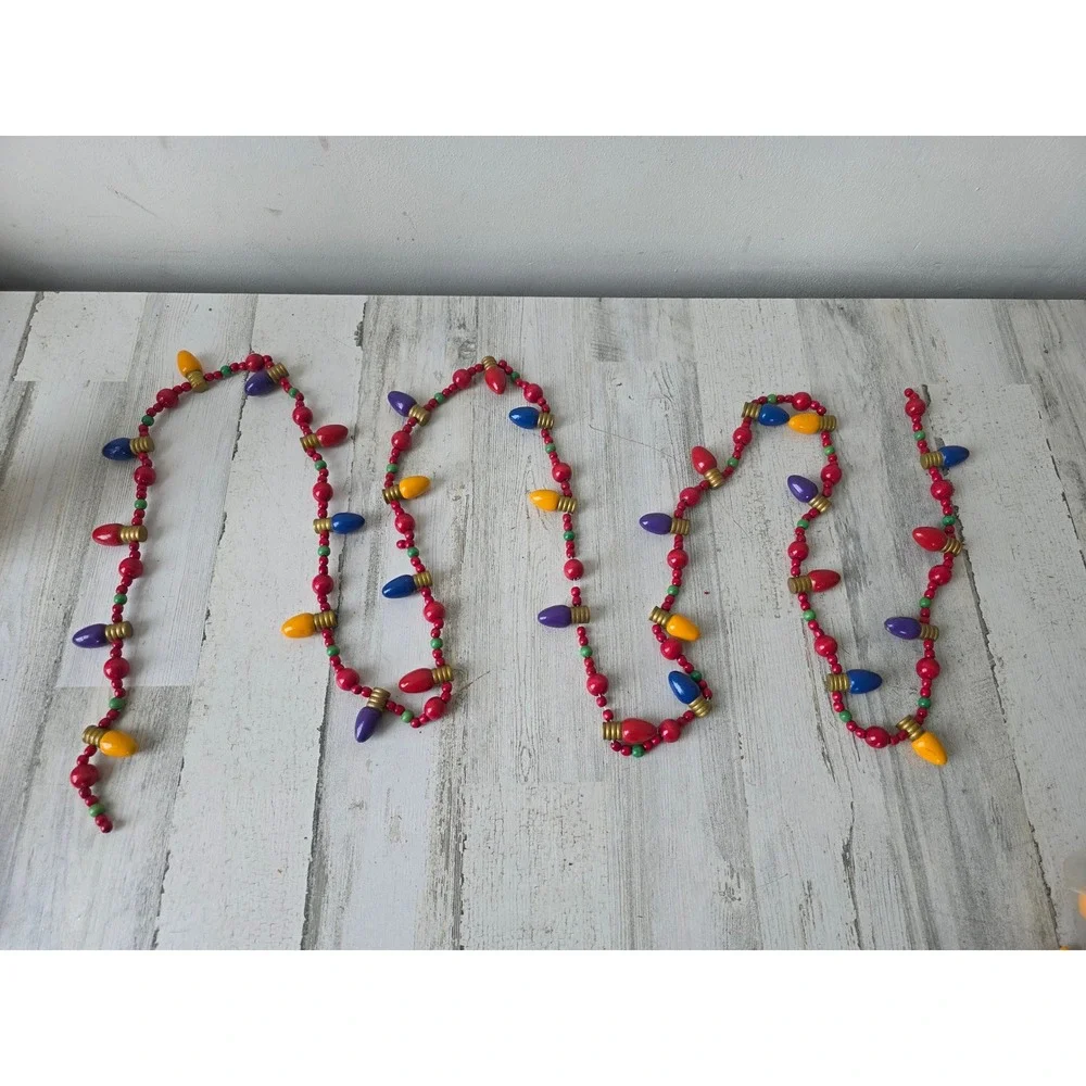 Vintage wooden string light 108